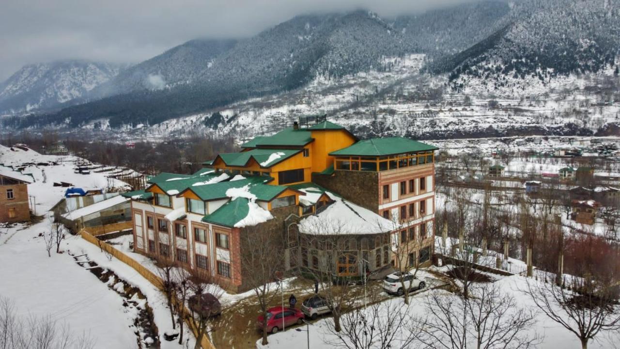 Hotel The Walnut Creek Pahalgām Esterno foto