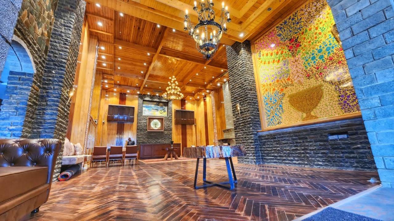 Hotel The Walnut Creek Pahalgām Esterno foto