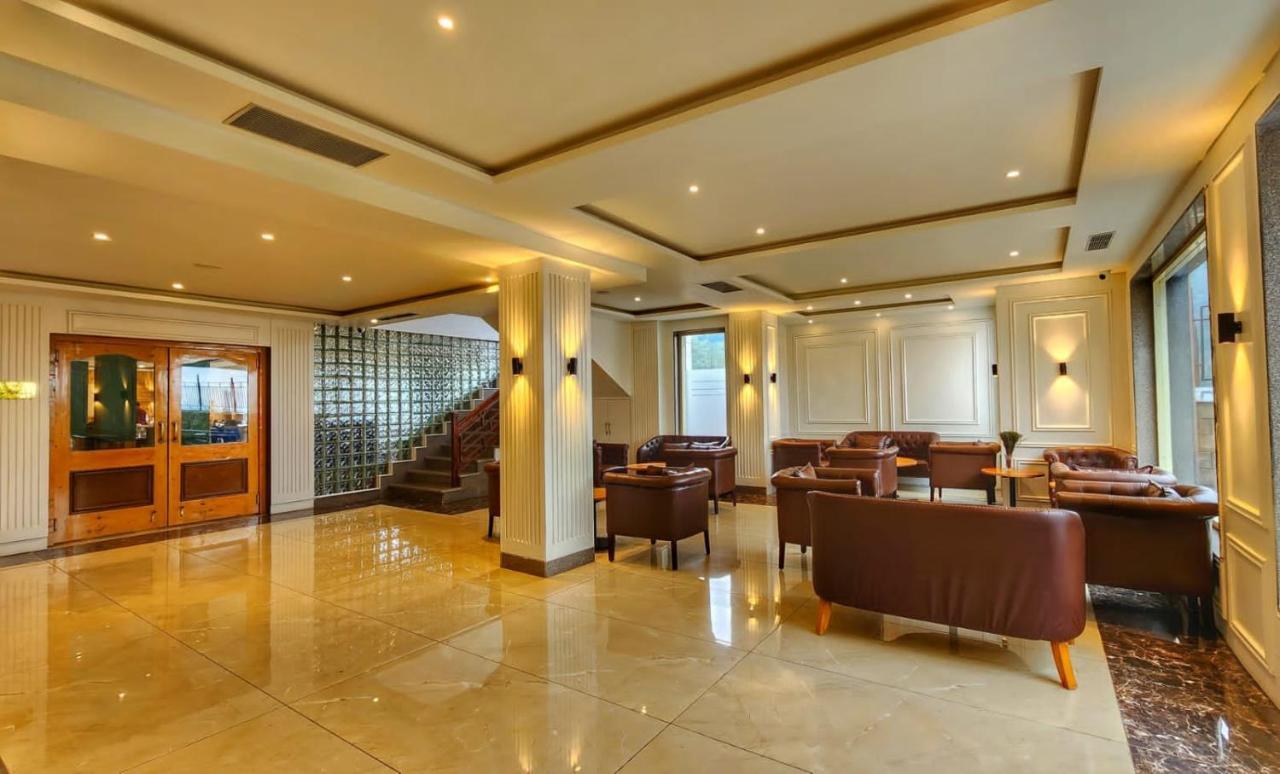 Hotel The Walnut Creek Pahalgām Esterno foto
