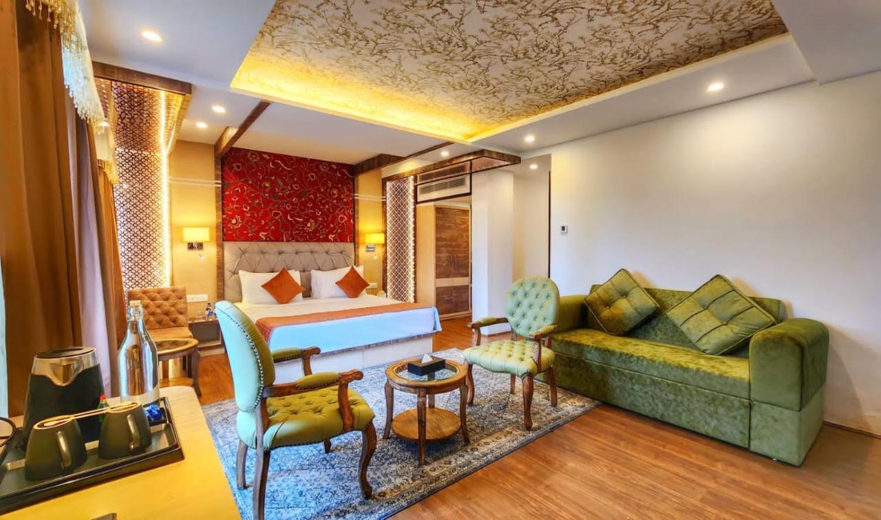 Hotel The Walnut Creek Pahalgām Esterno foto