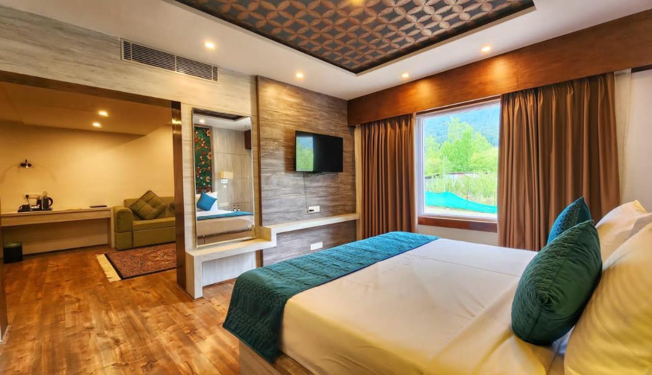 Hotel The Walnut Creek Pahalgām Esterno foto