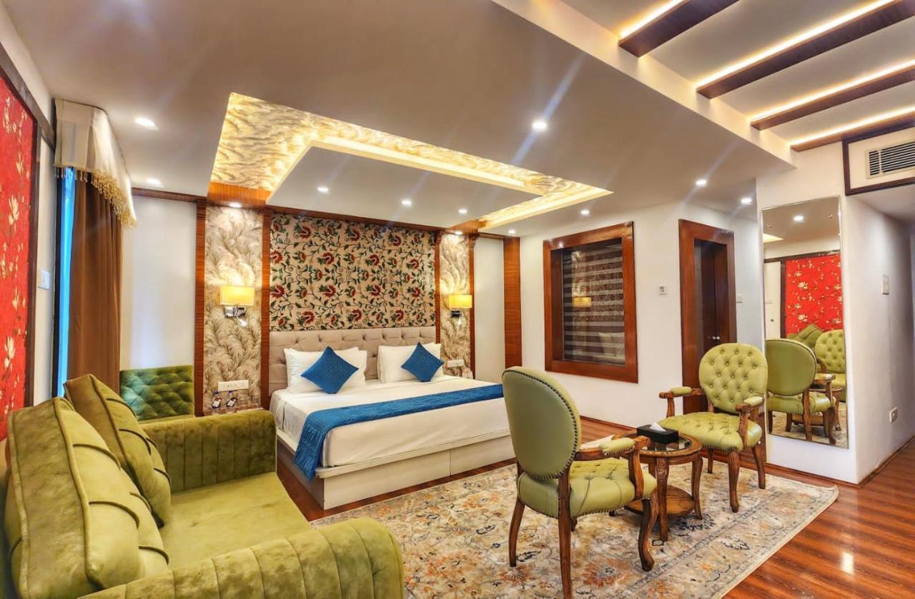 Hotel The Walnut Creek Pahalgām Esterno foto