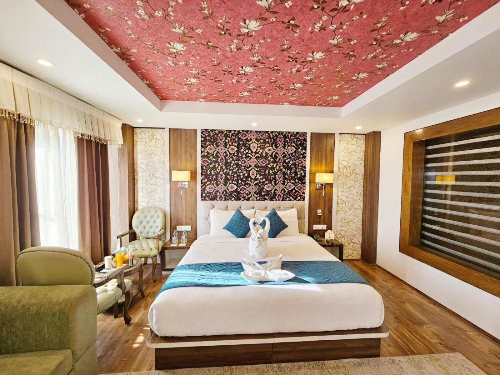 Hotel The Walnut Creek Pahalgām Esterno foto