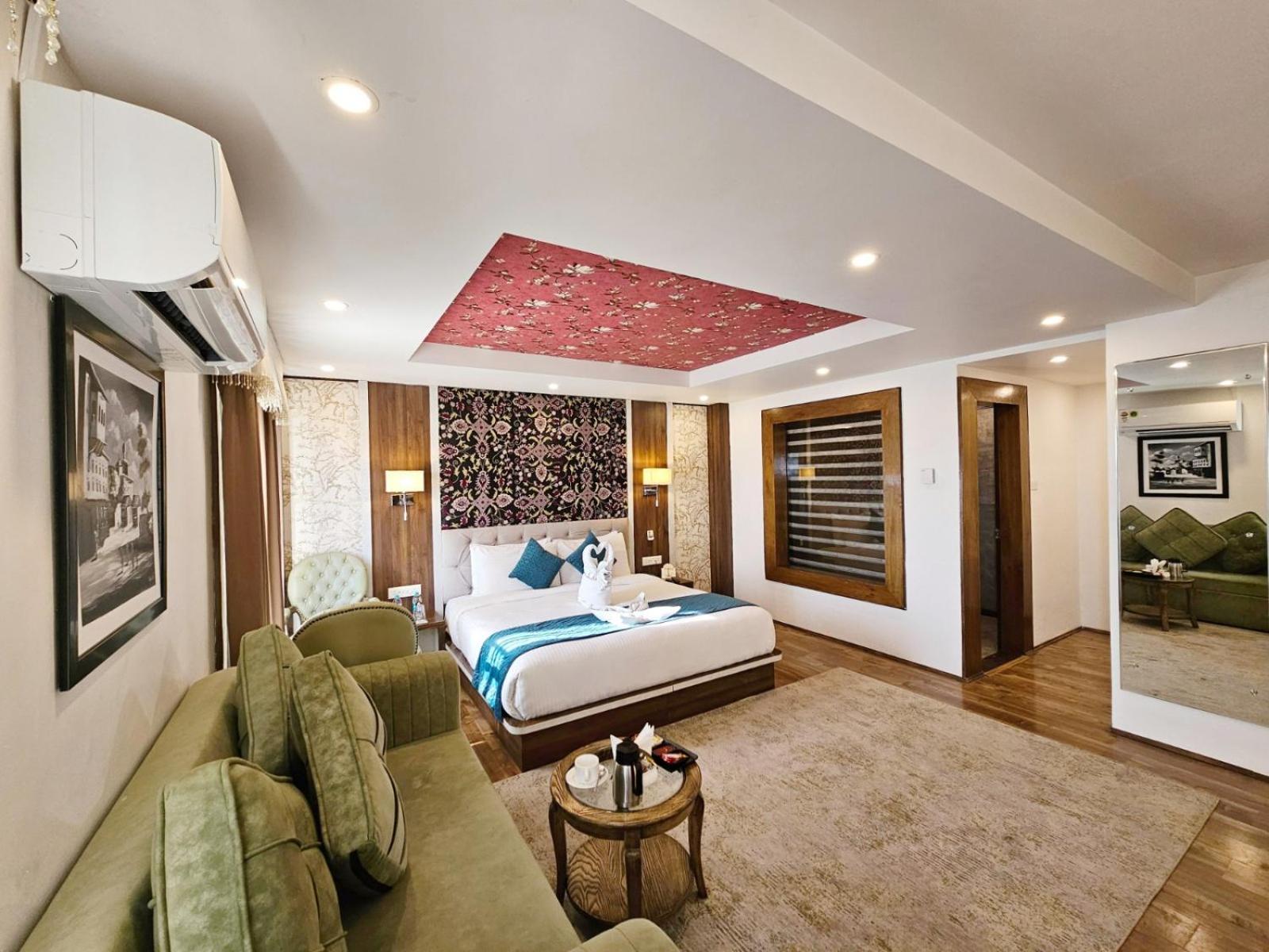 Hotel The Walnut Creek Pahalgām Esterno foto